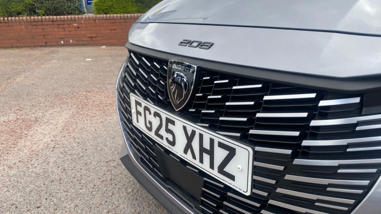 Peugeot 208 1.2 PureTech 100 Allure 5dr Petrol Hatchback